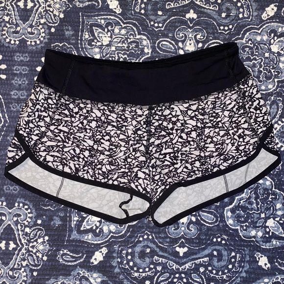 lululemon athletica Pants - Lululemon Running Shorts (Size 4)